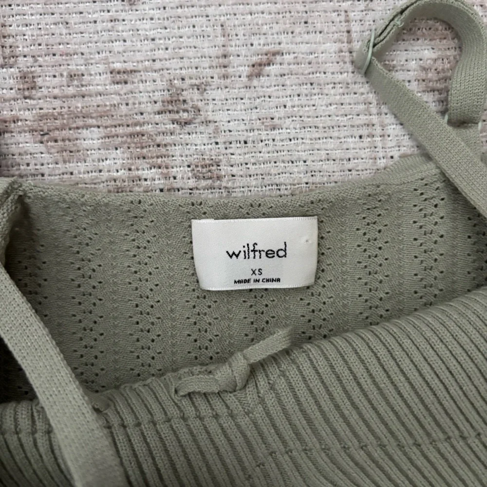 Aritzia Wilfred Soloist Top - Picture 2 of 3